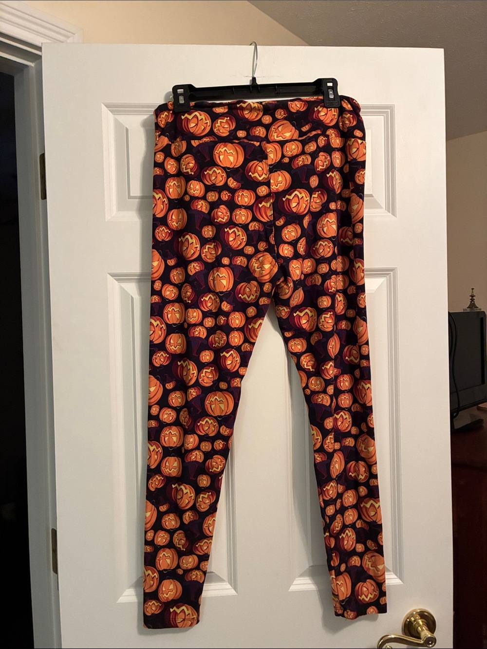 LuLaRoe Tall and Curvy Pumpkin Print Leggings - Orange on Black